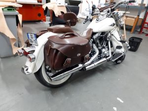 Sacoches Myleatherbikes Softail Héritage (5)